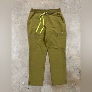 Figs Yola 2.0 Women’s Scrub Pants Olive Petite
